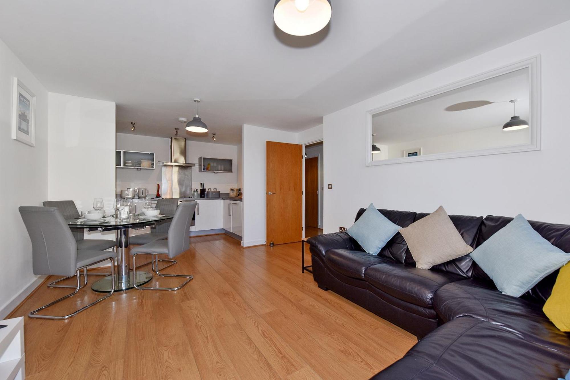 The Vizion Serviced Apartments From Pincott Properties - Free Parking, Private Balcony, And Wifi Milton Keynes Ngoại thất bức ảnh