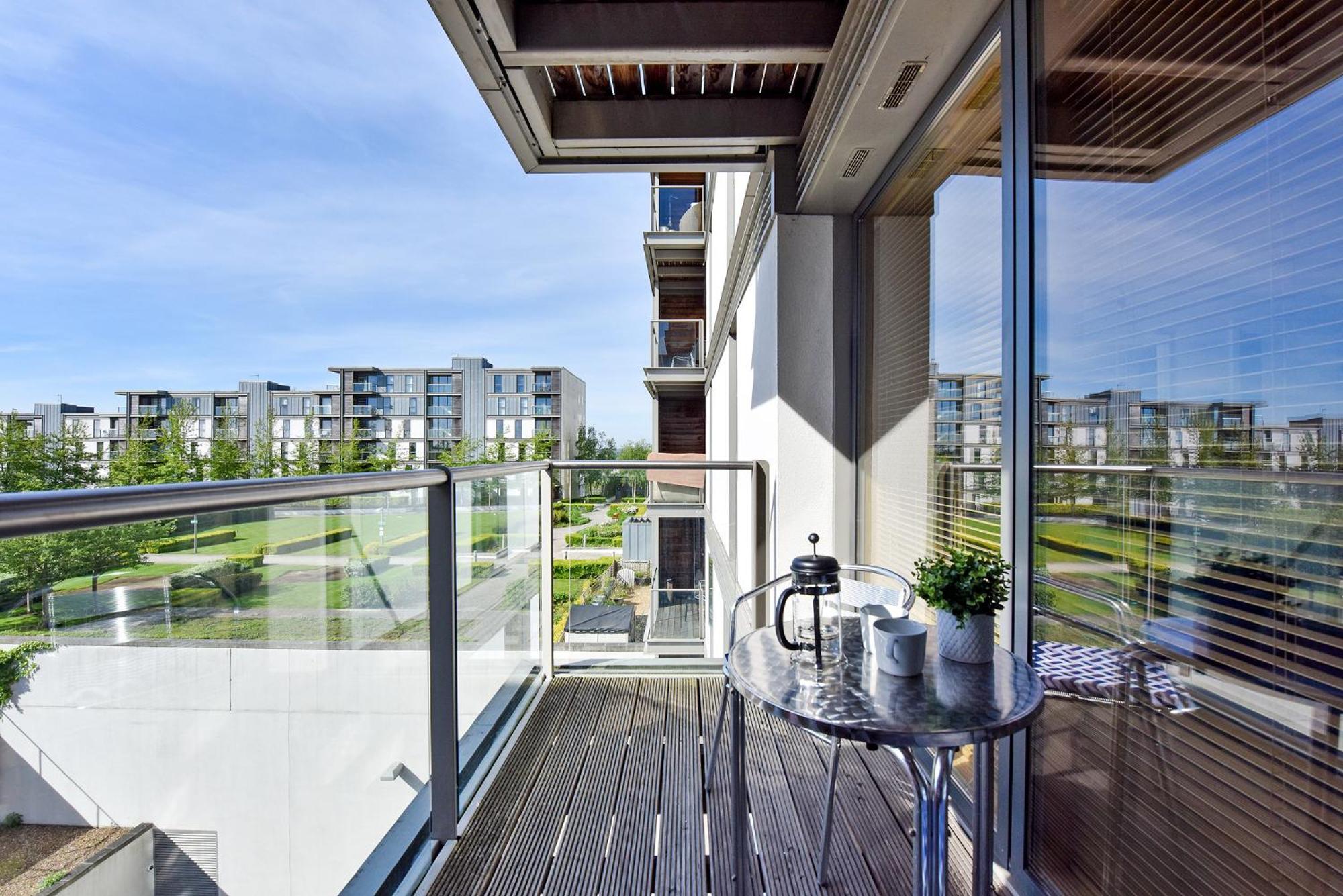 The Vizion Serviced Apartments From Pincott Properties - Free Parking, Private Balcony, And Wifi Milton Keynes Ngoại thất bức ảnh