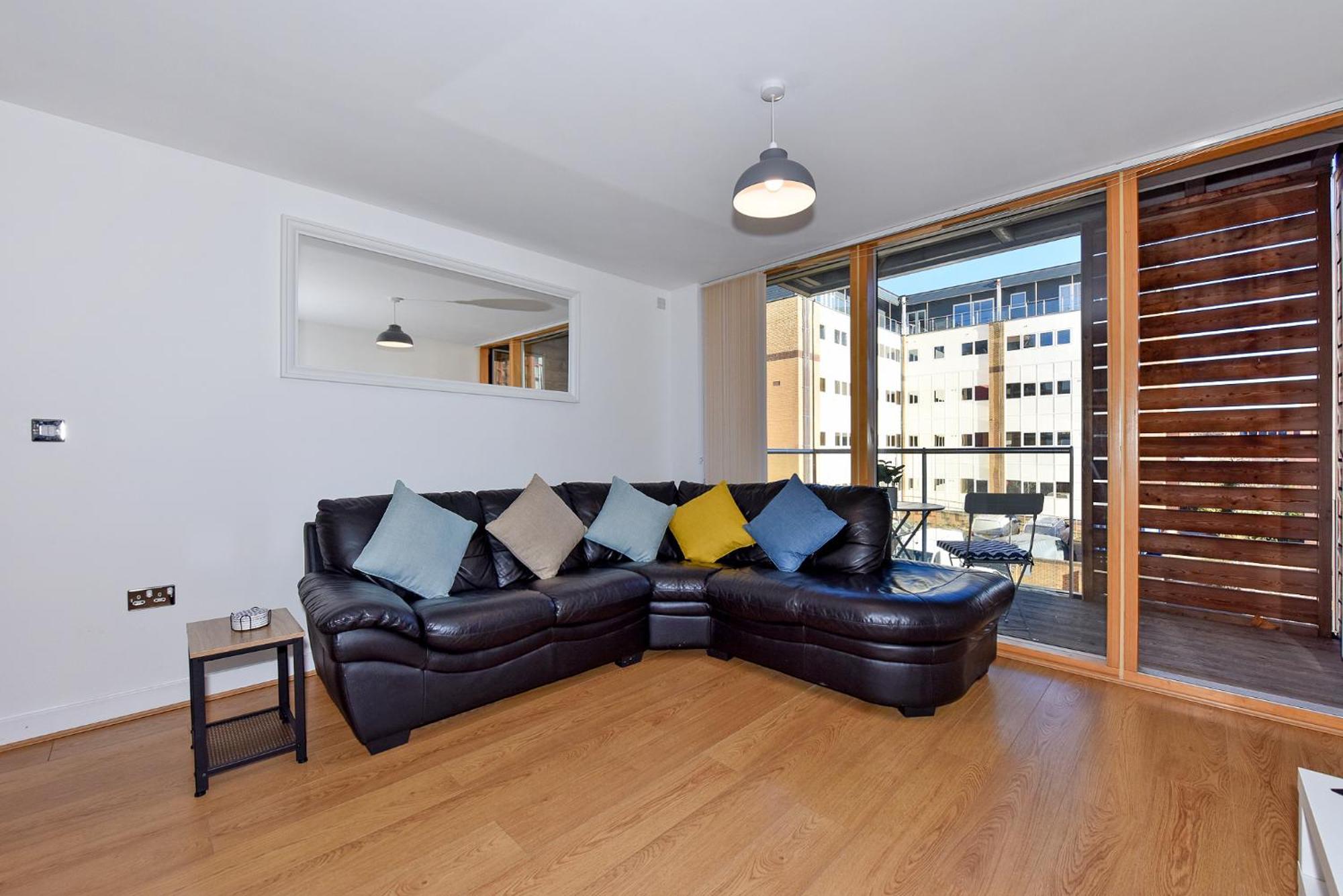 The Vizion Serviced Apartments From Pincott Properties - Free Parking, Private Balcony, And Wifi Milton Keynes Phòng bức ảnh